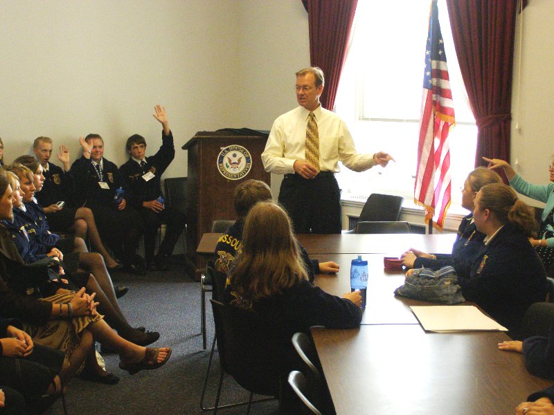 Kenny meets with Missouri FFA groups 